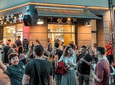 Kiosk crawl tour with stop to 5 kiosks in Cologne