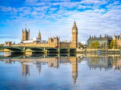 London comedy bus tour with live actors