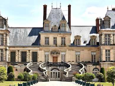 Fontainebleau Castle and Barbizon self-guided half day tour from Paris