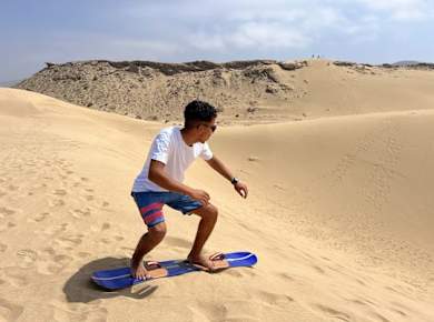 Halbtägiger Ausflug mit Kamelritt und Sandboarding