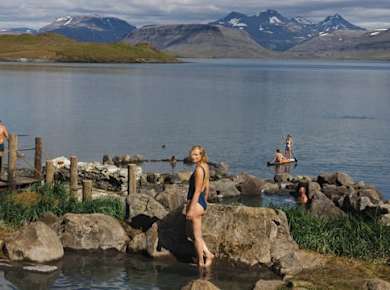 Erlebnis in den Hvammsvík-Thermalquellen mit Bustransfer ab Reykjavík