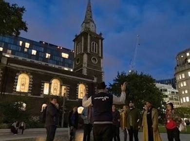 Tourguide durch London zu den Spuren von Jack the Ripper auf Italienisch
