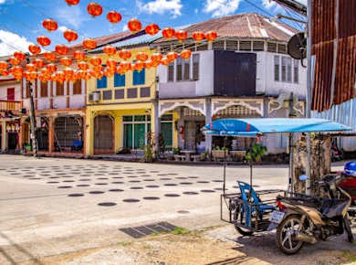 Private Tour zum Banyan-Wald und in die Altstadt von Takuapa ab Khao Lak