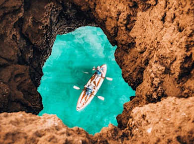 Kajaktour zu Höhlen und Klippen in Albufeira