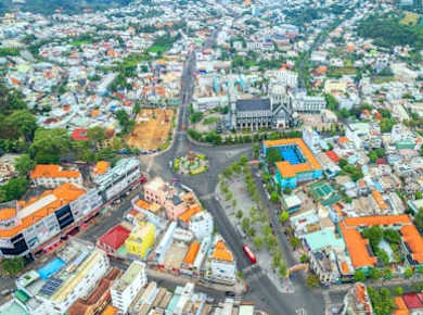 Privater Transfer zwischen dem Flughafen Tan Son Nhat und Binh Duong