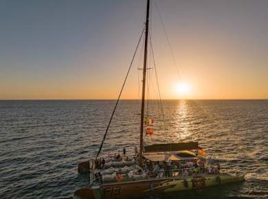 Sonnenfinsternis-Bootsfahrt bei Sonnenuntergang auf Teneriffa