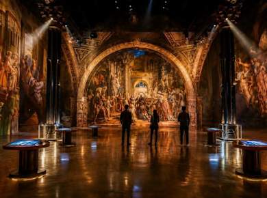Eintrittskarte für das „Atelier des Lumières“ mit Tourguide für Paris und eSIM