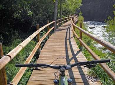Guided E-Bike excursions in the Andorran Mountains