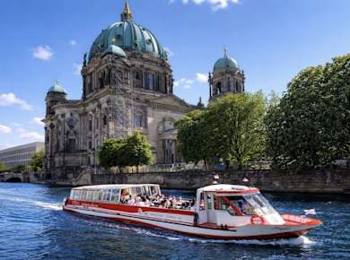 1-stündige geführte Panorama-Bootstour auf der Spree in Berlin