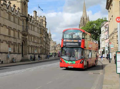 Hop-on-Hop-off-Bus in Oxford mit Themse-Bootsfahrt – 24-Stunden- oder 48-Stunden-Tickets