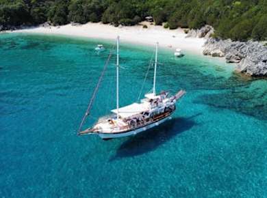 Abendliche Bootsfahrt ab der Bucht von Vlycha – nur Ticket