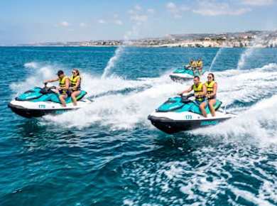 Geführte Jetski-Tour mit Tourguide in Protaras mit Schnorchelstopp