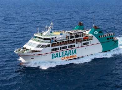 One-way ferry ticket with Balearia Canarias to Lanzarote