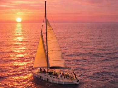 Luxuriöses Abendessen bei Sonnenuntergang auf Rhodos mit privater Luxus-Bootsfahrt