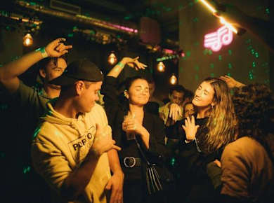 Silvester-Kneipentour in Porto mit Getränken und VIP-Zugang zu Clubs