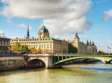 conciergerie palais de justice bike tour Paris.jpg