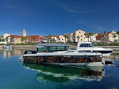 Der Hafen Molum Marine Club in Sv. Filip i Jakov in Kroatien.