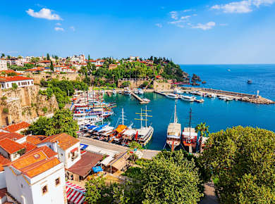 Antalya Rundgang: Zu Fuß durch die Altstadt bis ans Mittelmeer