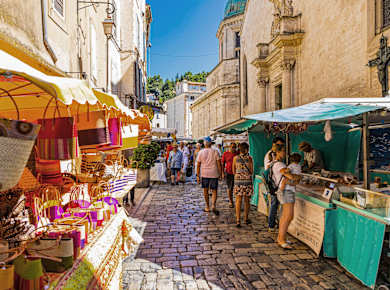 Apt, Marché Hebdomadaire