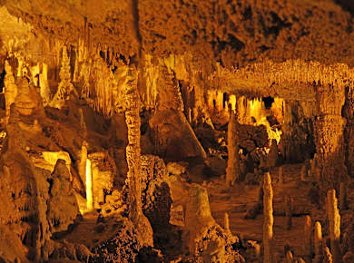 Velburg, König-Otto-Tropfsteinhöhle