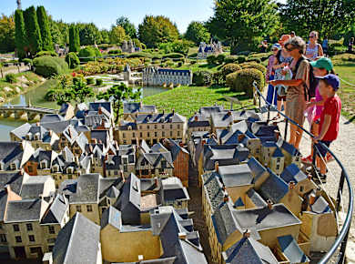 Elancourt St. Quentin en Yvelines, France Miniature