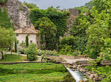 Fontaine-de-Vaucluse, Musée-Bibliothèque François Pétrarque