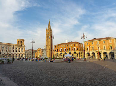 Forli, Piazza Aurelio Saffi