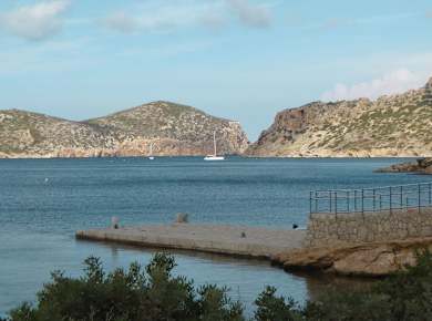 Bojenfeld im Naturhafen Cabrera