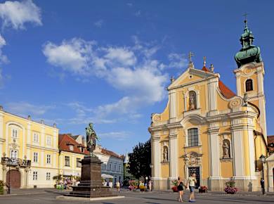 Györ, Karmeliterkirche