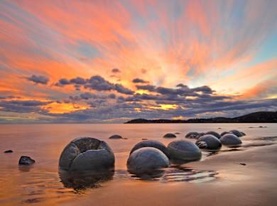 Hampden, Moeraki Boulders