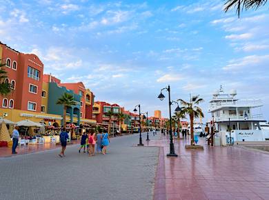 Hurghada mit Kindern: Familien-Rundgang durch Altstadt, Basar & Marina – zu Fuß in 4 Stunden