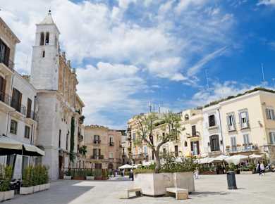 Bari, Piazza Mercantile