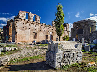 Bergama, Rote Halle
