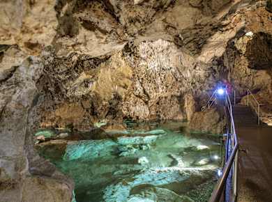 Bozkov, Bozkover Dolomithöhlen