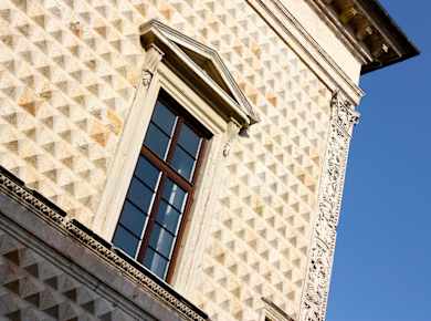 Palazzo dei Diamanti