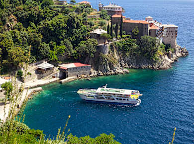 Ouranopoli, Schifffsrundfahrt um die Athos-Klöster