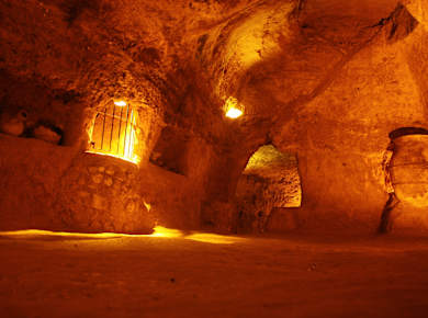 Requena, Cuevas de la Villa