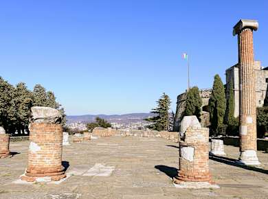 Triest, Colle di San Giusto