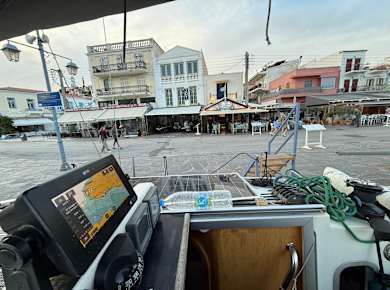 Poros Liegeplatz vor Taverne Oasis