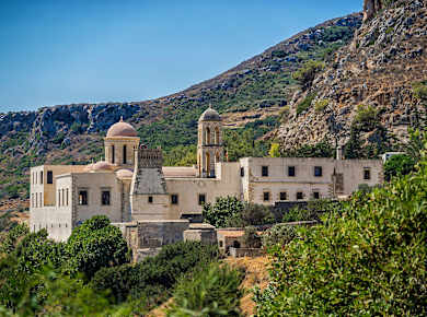 Kolympari, Moni Gonias