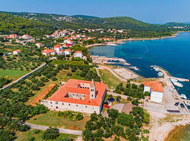 Kraj (Insel Pasman), Franziskanerkloster Sv. Dujma