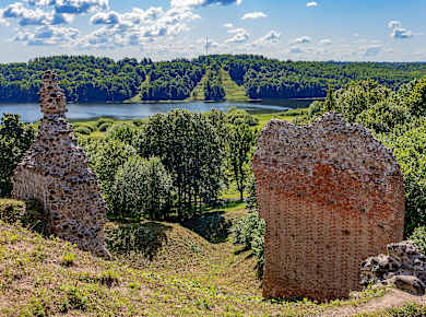 Kreis Viljandi, Blick vom Schlossberg auf den Viljandi-See