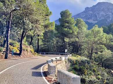 Kurvenparadies im Norden von Alicante