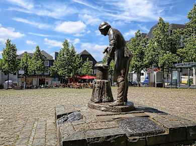 Olpe, Pannenklöpper-Denkmal