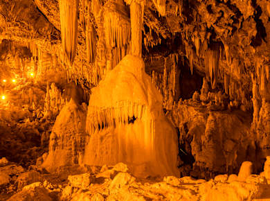 Perama, Tropfsteinhöhle von Perama