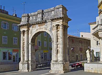 Pula, Sergierbogen