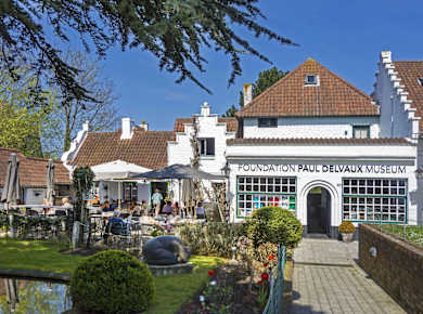 Sint-Idesbald, Museum Paul Delvaux