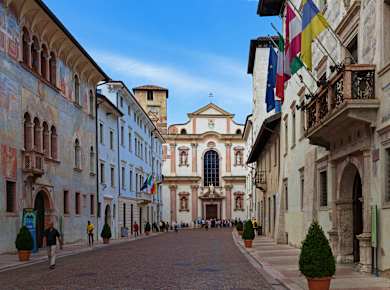 Trento, Via Belenzani