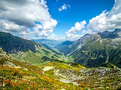 Tux-Finkenberg, Blick ins Turxertal vom Hintertuxer Gletscher aus
