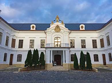Veszprém, Erzbischöfliches Palais